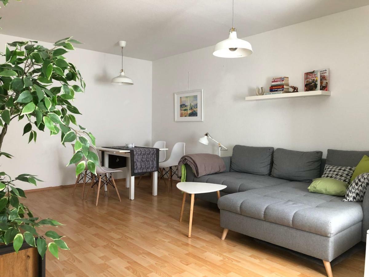 Parkplatz Und Balkon - Burberg'S Heimathafen In Wiesbaden Exterior foto